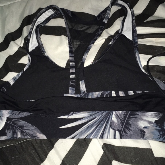 Pink ultimate sports bra - Picture 2 of 3